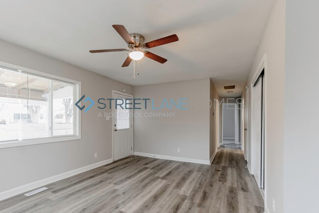 Building Photo - 2656 S Randolph St