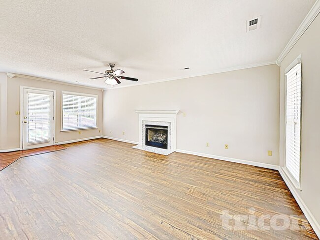 Building Photo - 2207 Planters Knoll Ln
