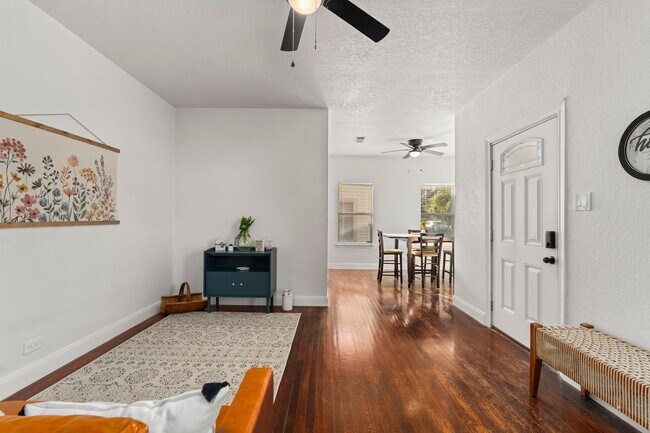 Foto del edificio - Beautifully Updated 3 bedroom, 2 bath!