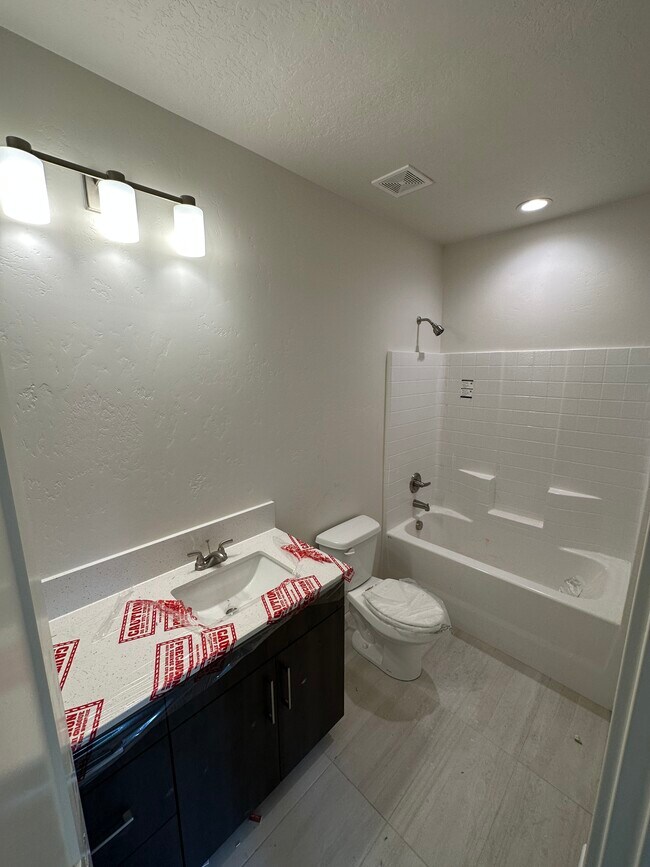 Foto del edificio - 522 E Heron Park St