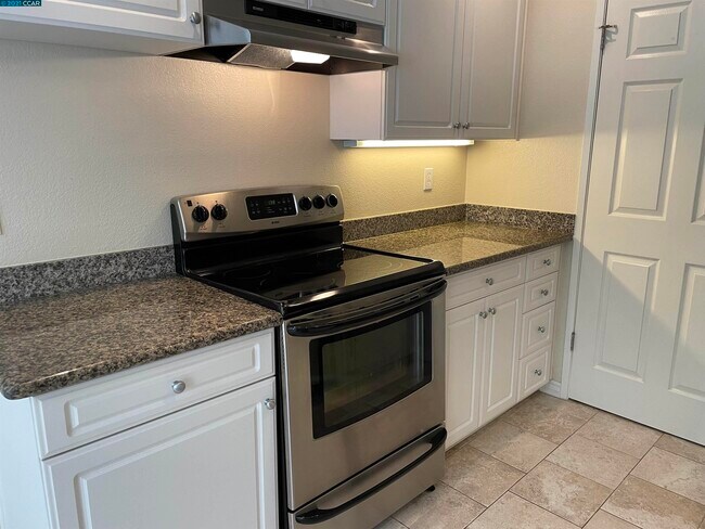 Foto del edificio - 765 Watson Canyon Ct