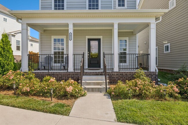 Foto del edificio - **UPGRADED 2022-BUILT HOME IN DESIRABLE NE...