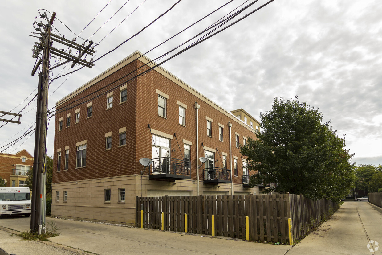 Building Photo - Wolcott Apartments