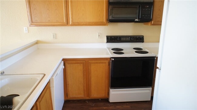 Foto del edificio - 1800 S Edmond St