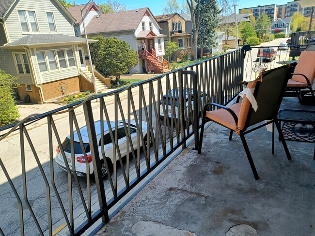 Balcony - 7428 Washington St