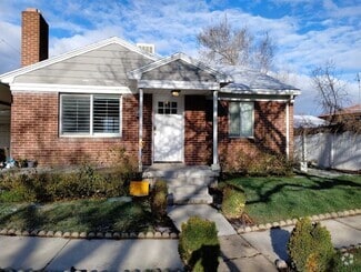 Building Photo - 2196 Broadmoor St S