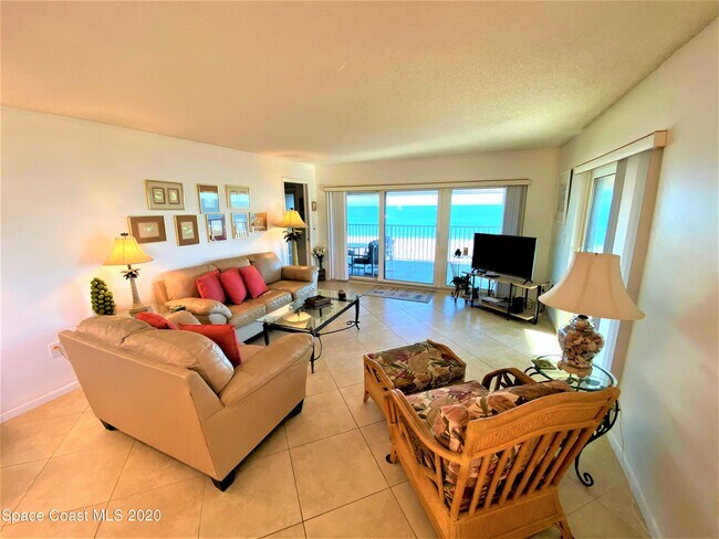 Foto del edificio - 8498 Ridgewood Ave