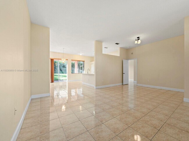 Foto del edificio - 2405 SE 4th Pl