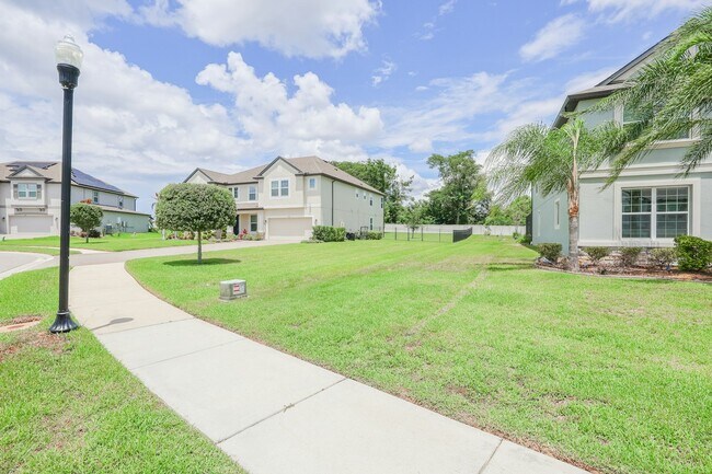 Foto del edificio - 9841 Cabernet Ave