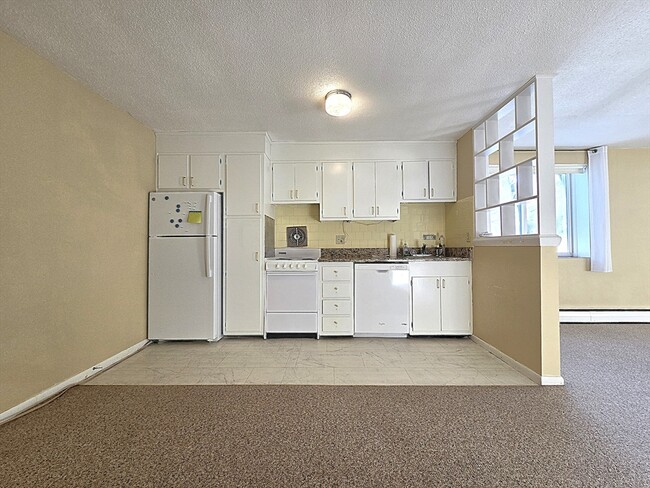 Building Photo - 50 Green St