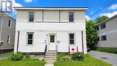 Building Photo - 312 Louisa St