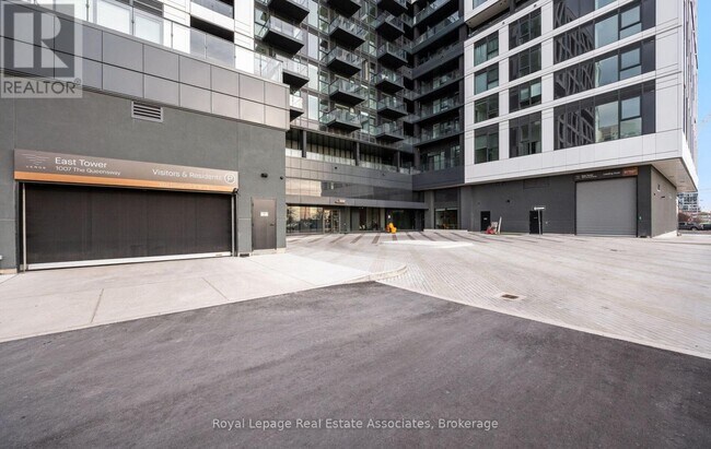 Building Photo - 1007 The Queensway