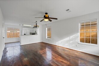 Building Photo - 2106 Nettleton St