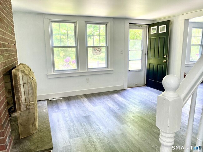 Foto del edificio - 589 Old Hartford Rd