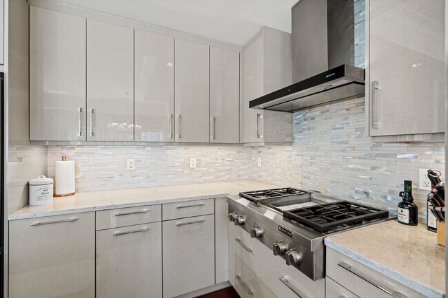 Foto del edificio - 150 Henley Pl