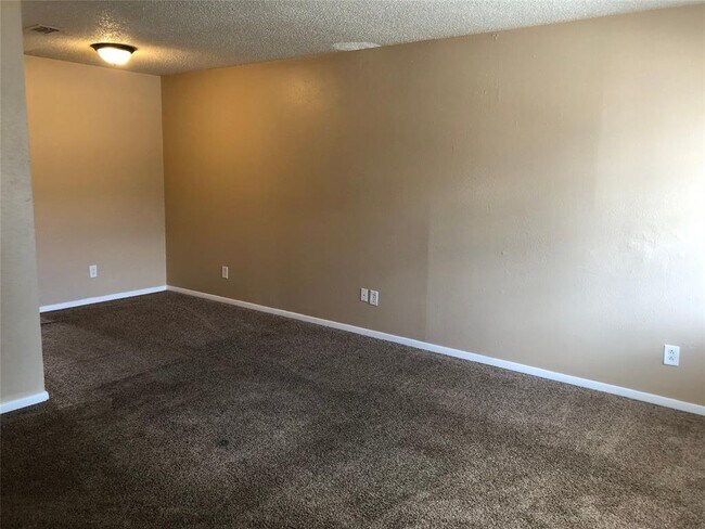 Foto del edificio - 2203 Landmark Ct