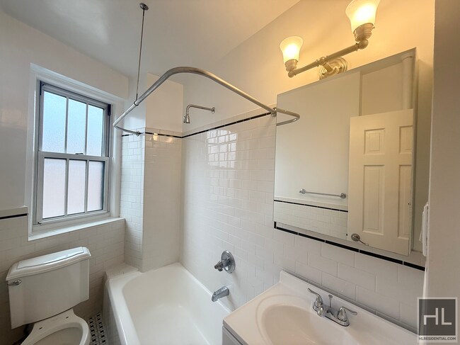 Foto del edificio - West 10th Street