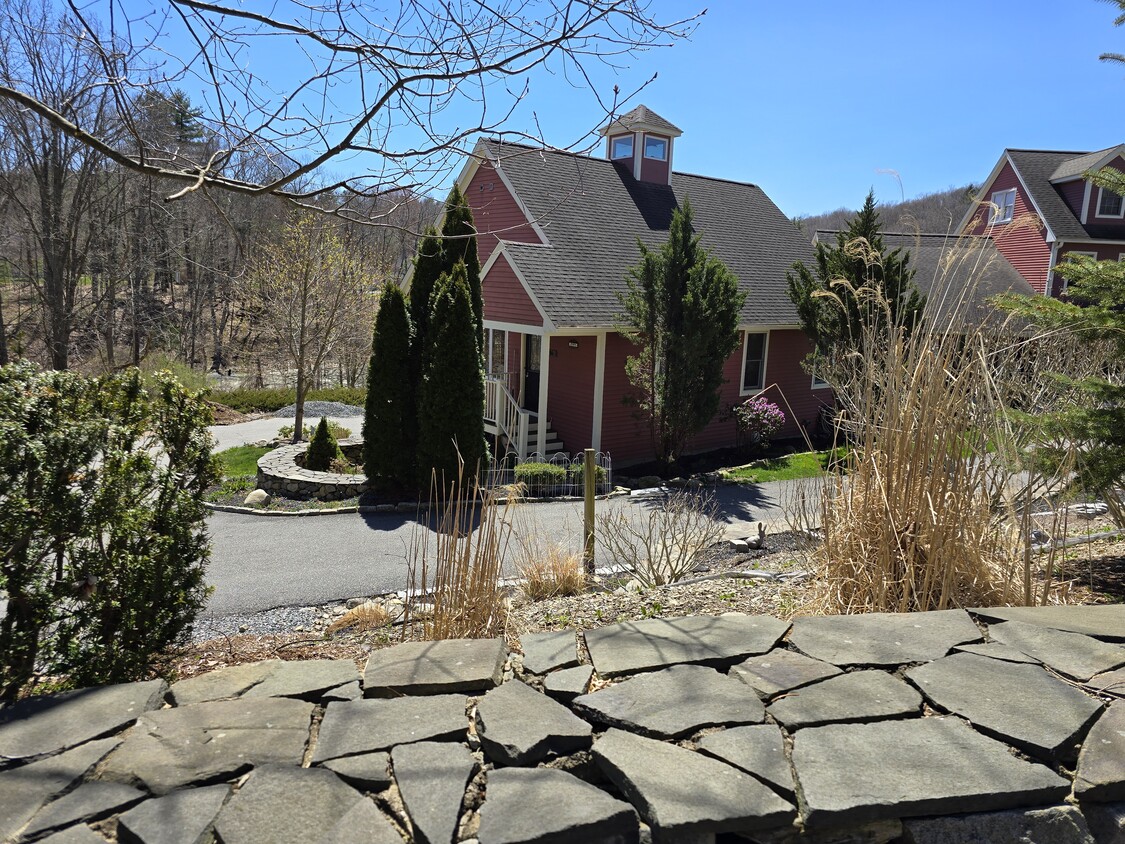 Foto principal - 246 Lowell Rd