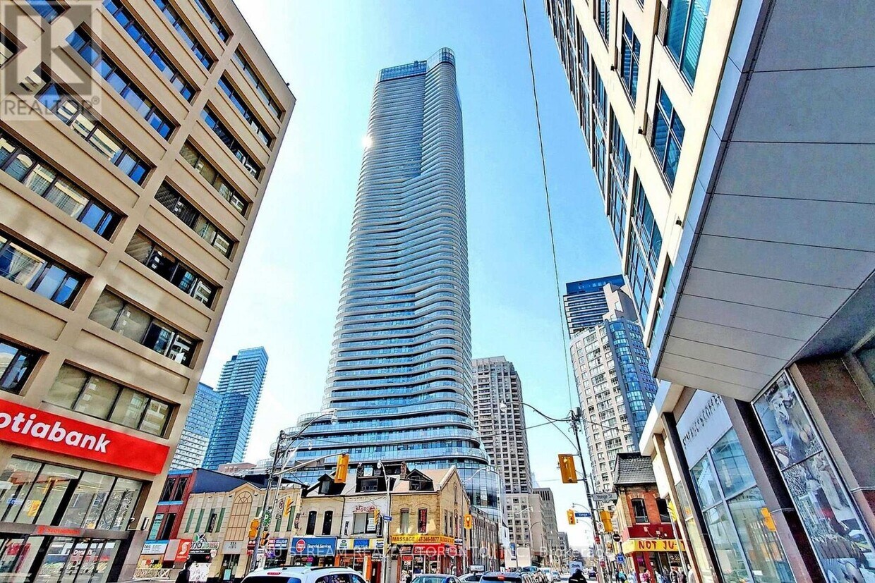Photo principale - 11-5711 Wellesley St W
