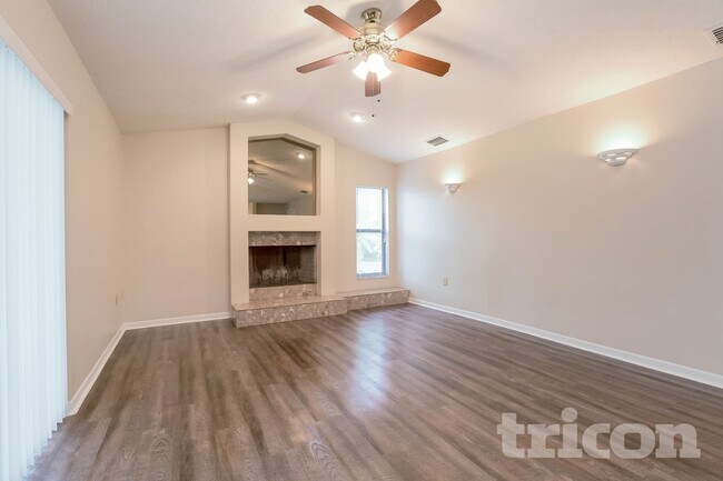 Building Photo - 1808 S Golfview Dr