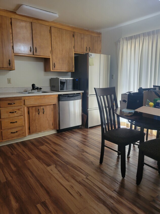 Foto del edificio - 8140 Monte Park Ave