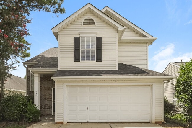 Building Photo - 707 Almora Dr