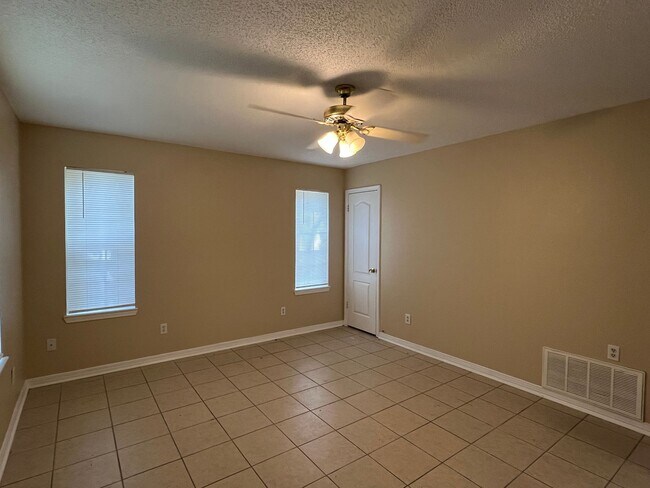 Foto del edificio - Updated 3/2