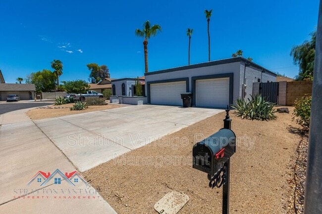Building Photo - 2223 W Nopal Cir