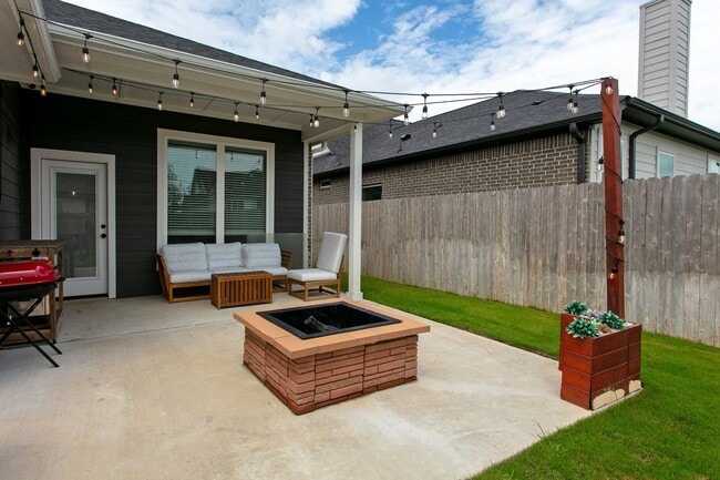 Building Photo - Spectacular Home in Southern Pointe!!