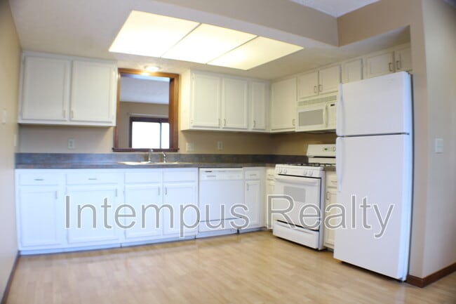 Building Photo - 5262 Timberline Rd