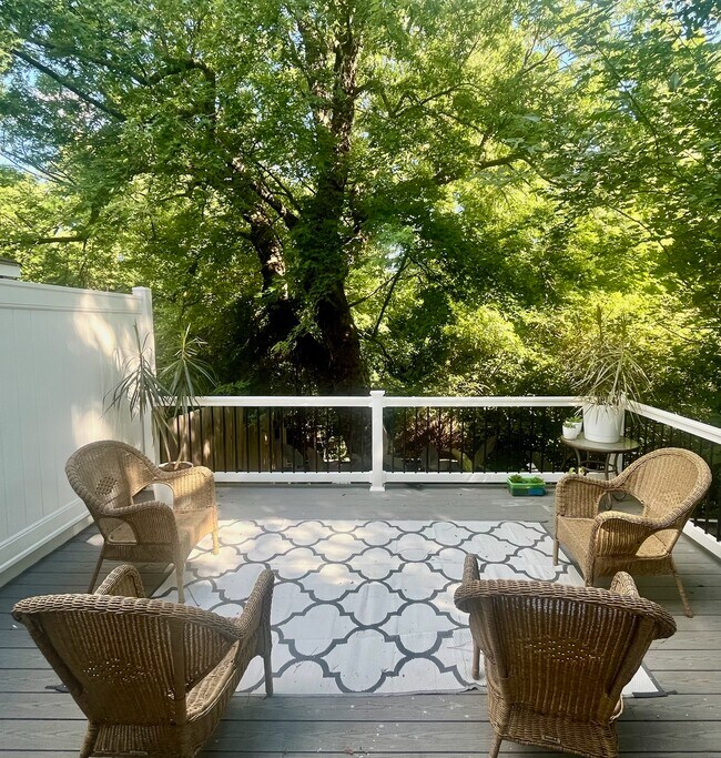 Foto del edificio - 4601 Merrimac Ln