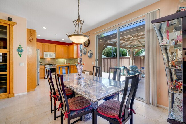 Building Photo - 3831 Shakespeare Dr