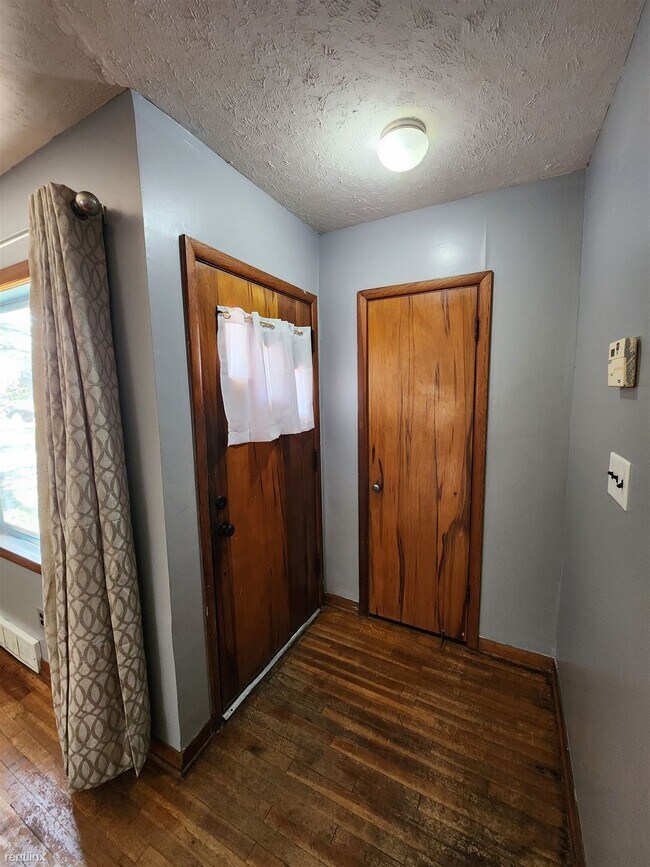 Building Photo - 3 br, 1 bath House - 1608 N Minneapolis St