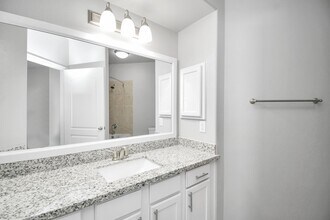 Building Photo - 6777 Sommerall Dr