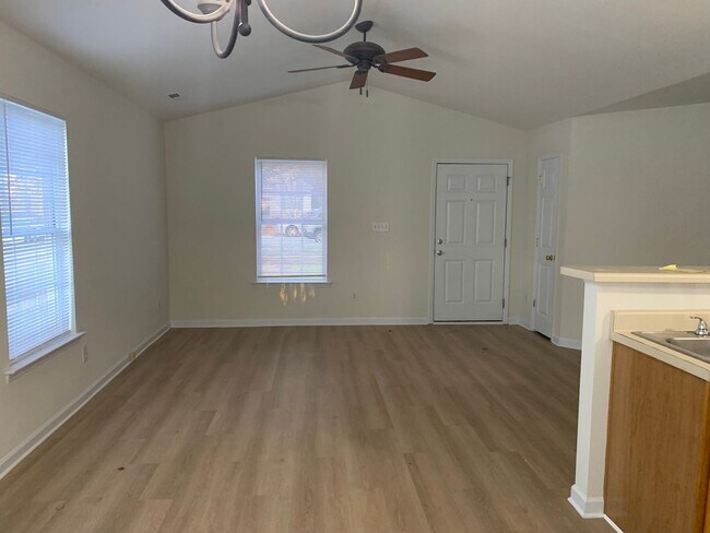Building Photo - All new laminate flooring~3 bedroom 2 bath...