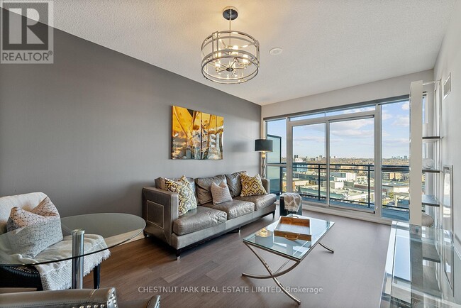 Building Photo - 85 The Donway W