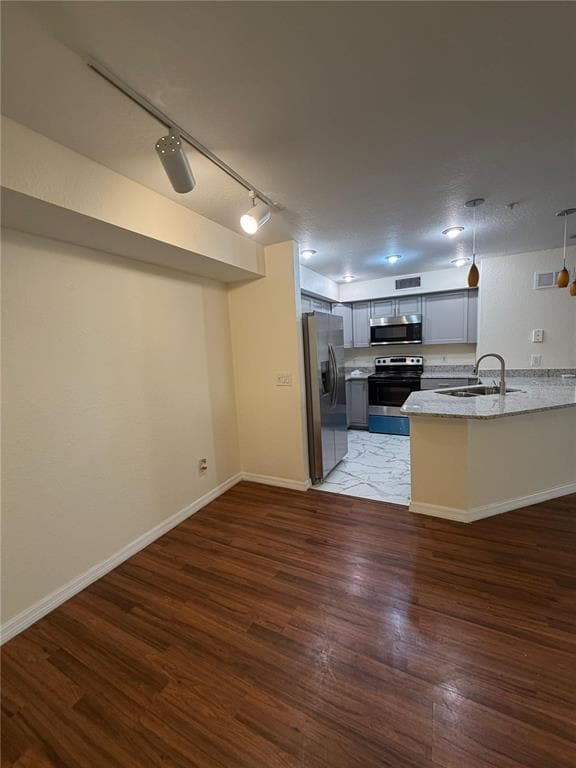 Building Photo - 831 Camargo Way