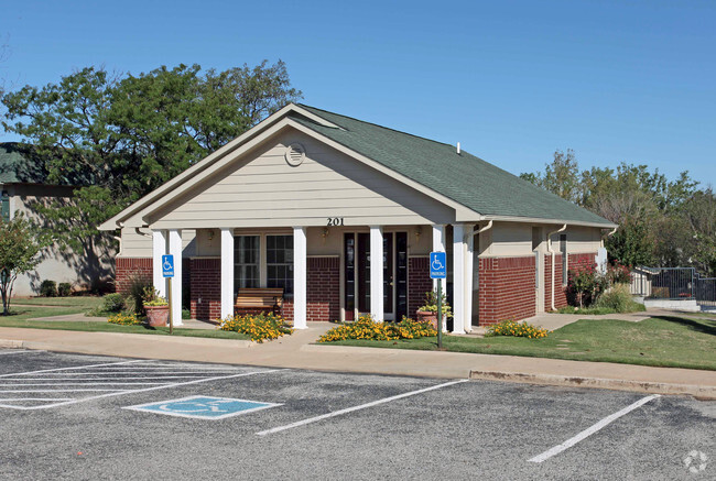 Garland Square Apartments photo'