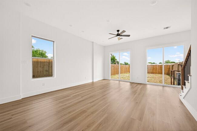 Foto del edificio - 7422 Maxroy St