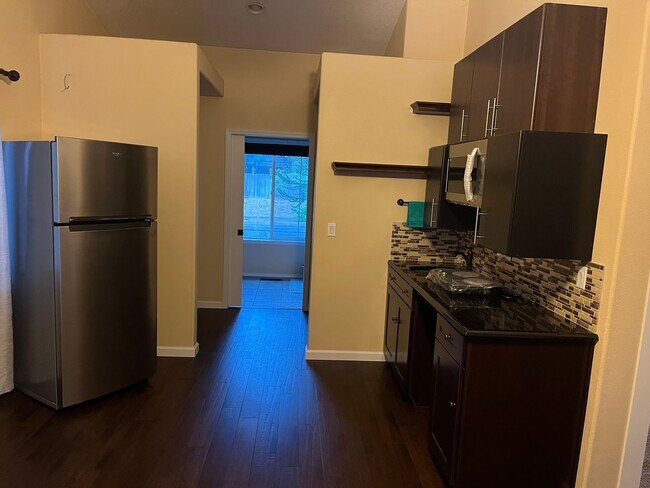 Photo - 433 NE 49th Ave Apartment