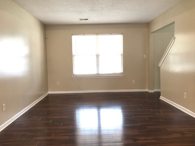 Foto del edificio - 9828 Aventide Ln