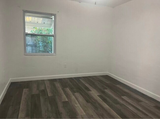 Foto del edificio - 1716 63rd Ave W