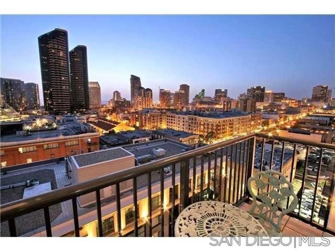 Downtown 1-Bed plus Loft 1bath 1 parking ... - Downtown  1-Bed plus Loft 1bath 1 parking ...