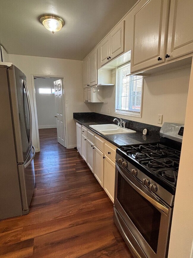 Foto del edificio - Bright & Spacious 2-Bedroom Home with Private Patio in San Pedro