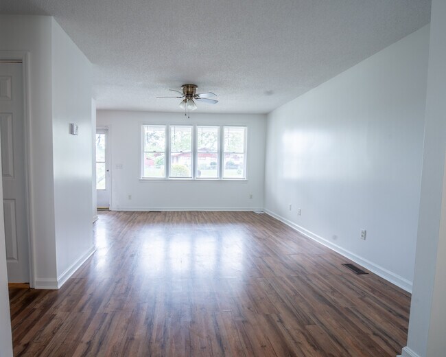 Building Photo - 1600 S Beltline Blvd