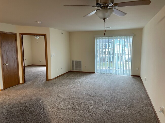 Foto del edificio - Door Creek Apartments
