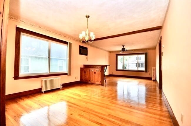 Foto del edificio - 40 Englewood Ave