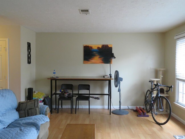 Foto del edificio - 1503 Wenwood Ct