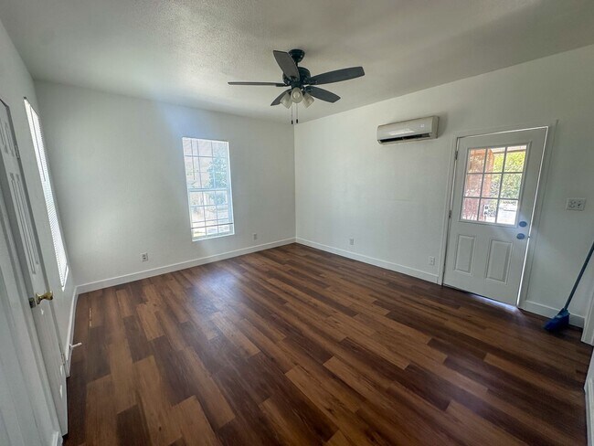 Foto del edificio - 4305 10th Street