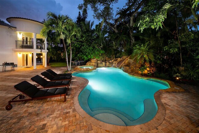 Foto del edificio - 1051 NE 89th St